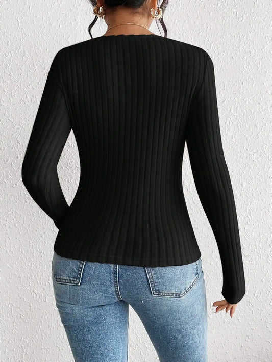 Sweetheart Ribbed Knit Top – Long-Sleeve Fitted Pullover in Black