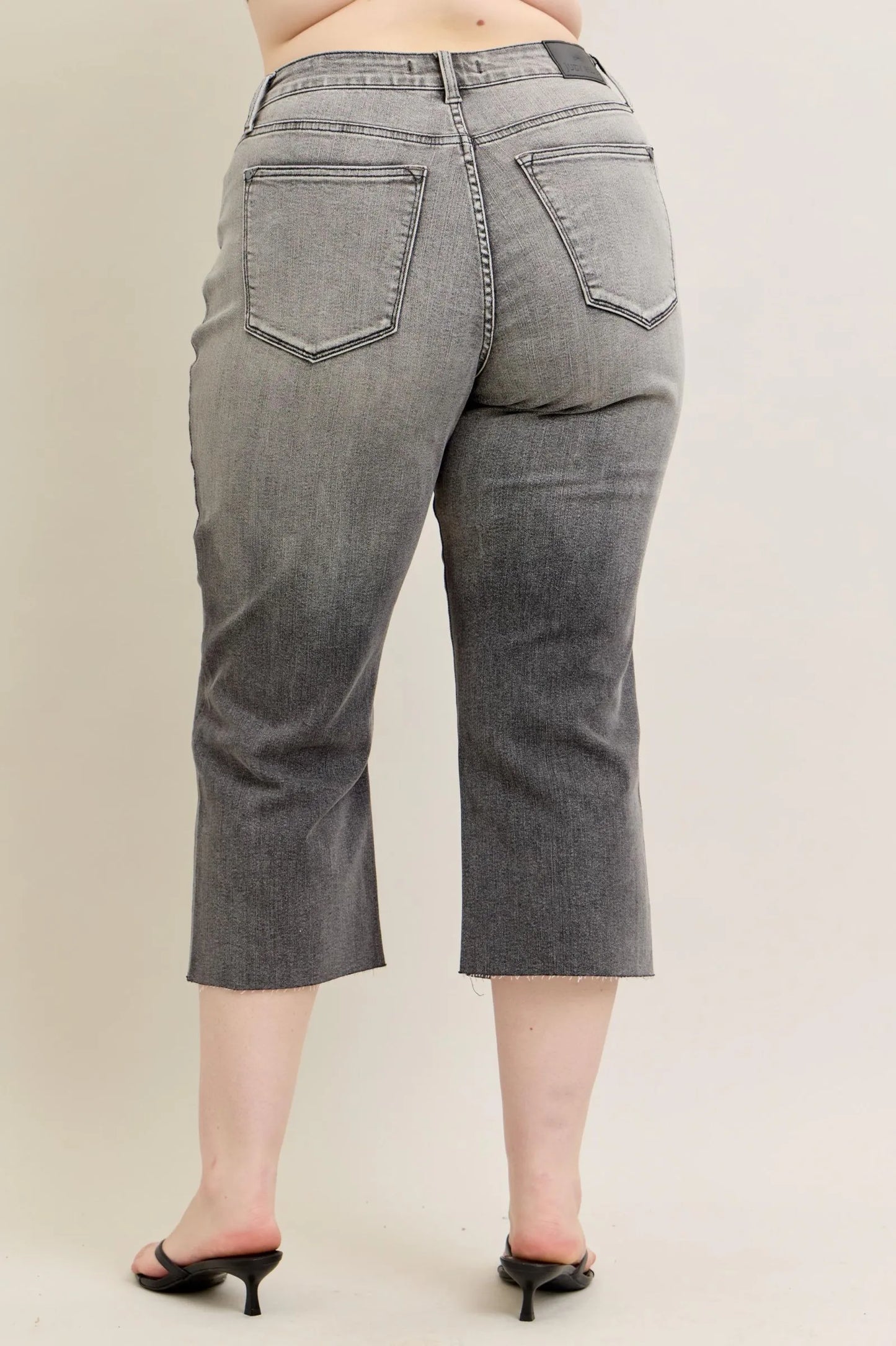 Judy Blue Full Size Wide Leg Capris Jeans Plus Size – Gray – 9/29