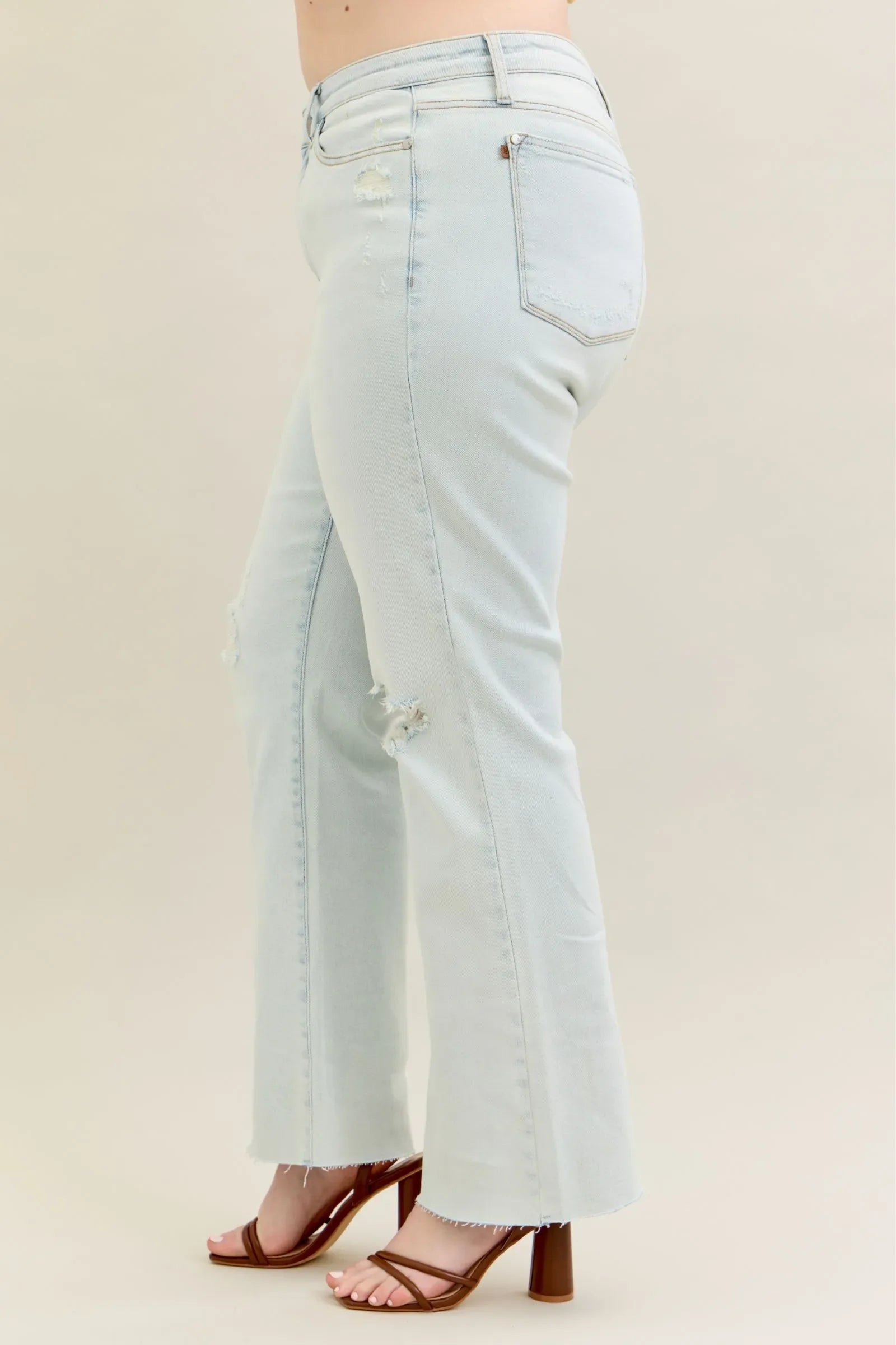 Judy Blue Full Size Destroy & Fray Hem Bootcut Jeans Plus Size – Light – 9/29