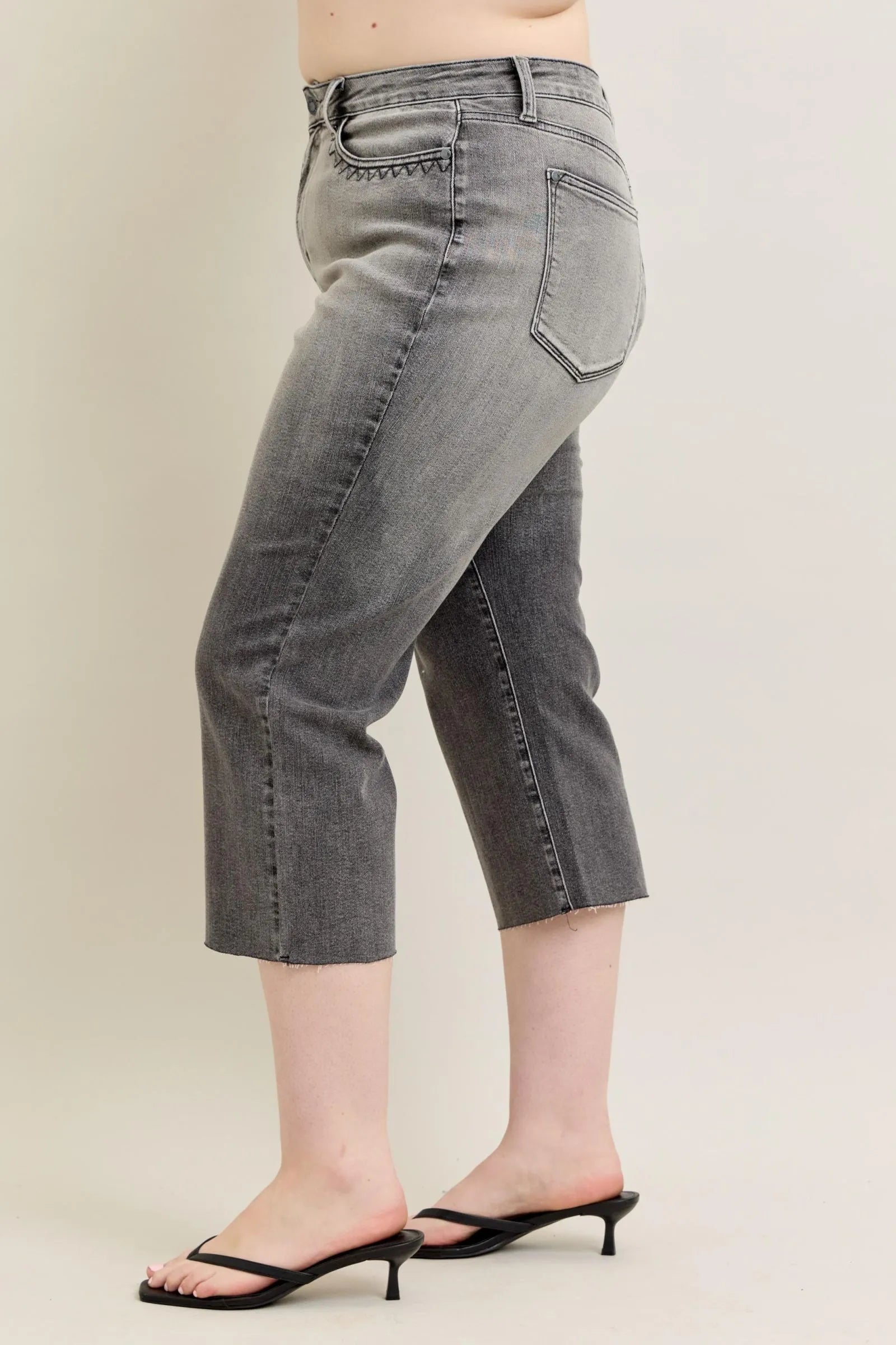 Judy Blue Full Size Wide Leg Capris Jeans Plus Size – Gray – 7/28