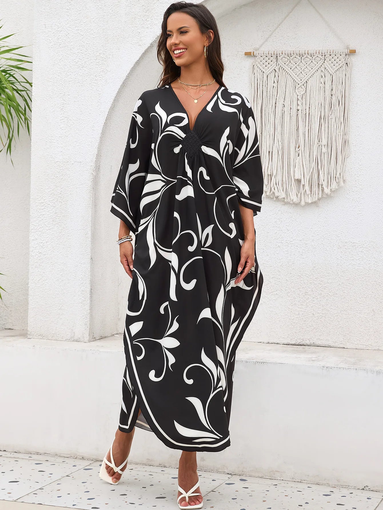 Women’s Flowing Caftan Cover-Up – Beach & Poolside Elegance