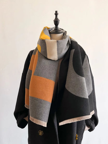 Women’s Geometric Cashmere-Feel Scarf – Reversible, Warm & Elegant