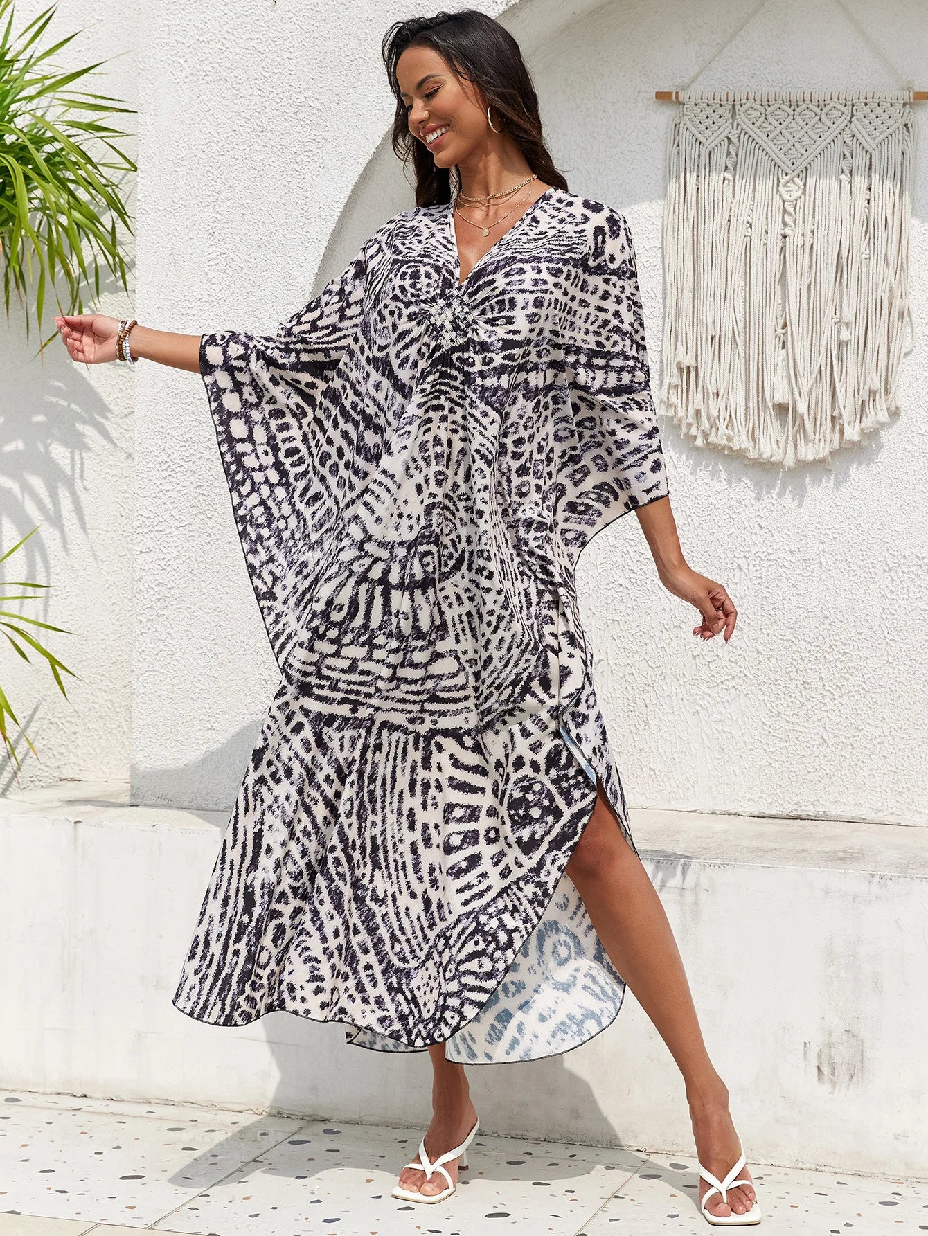 Women’s Flowing Caftan Cover-Up – Beach & Poolside Elegance