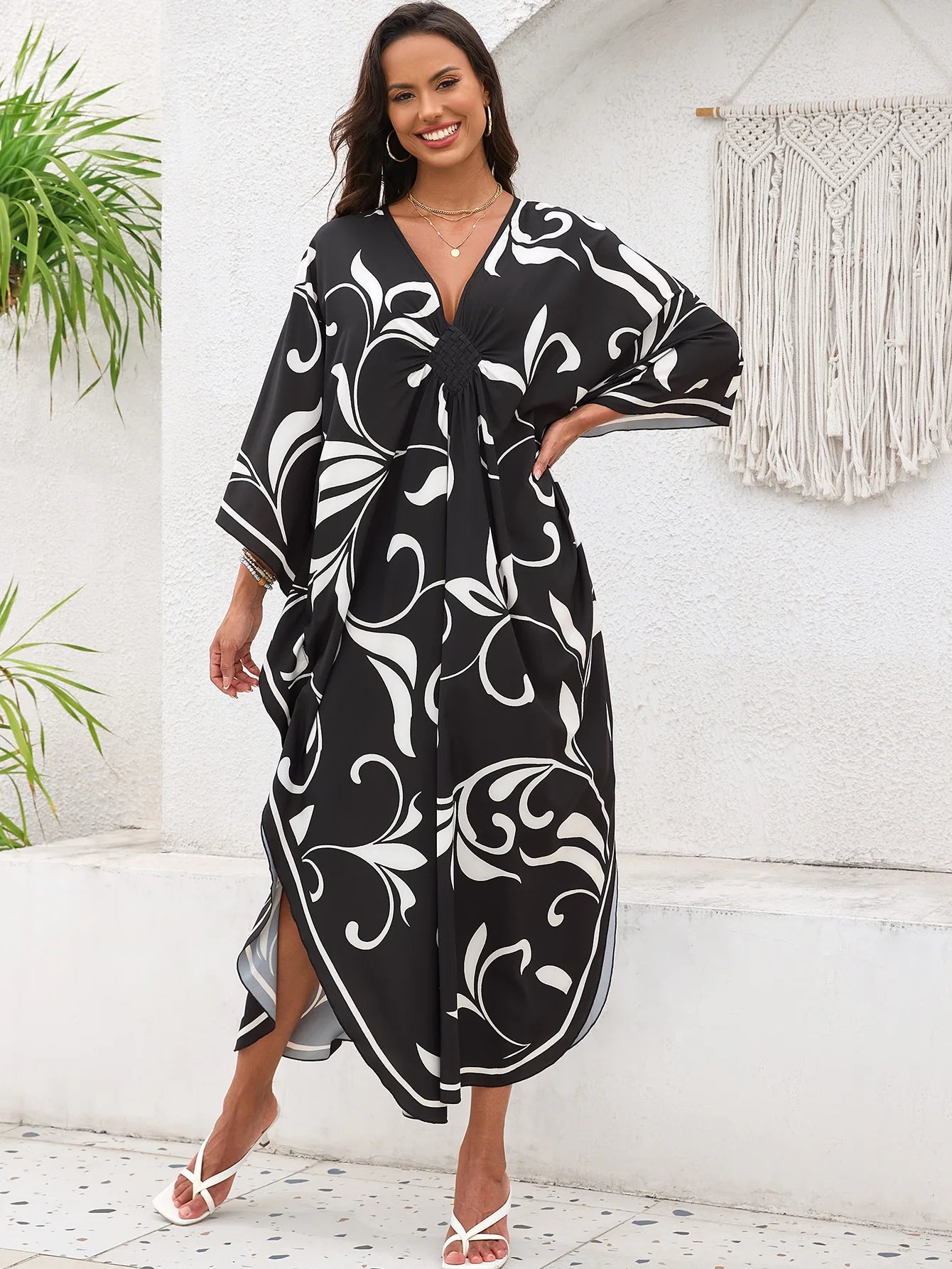 Women’s Flowing Caftan Cover-Up – Beach & Poolside Elegance