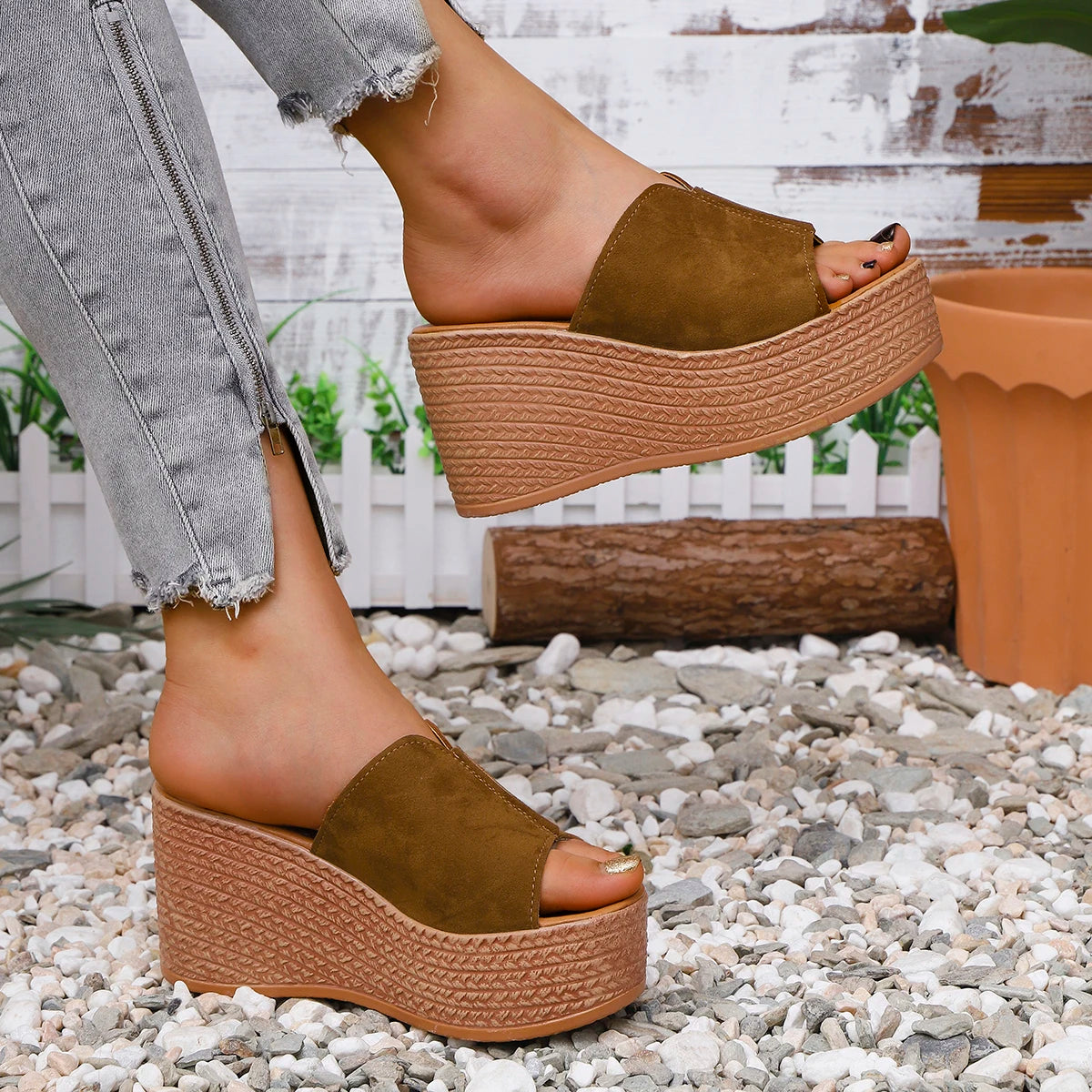 Women’s Wedge Sandals