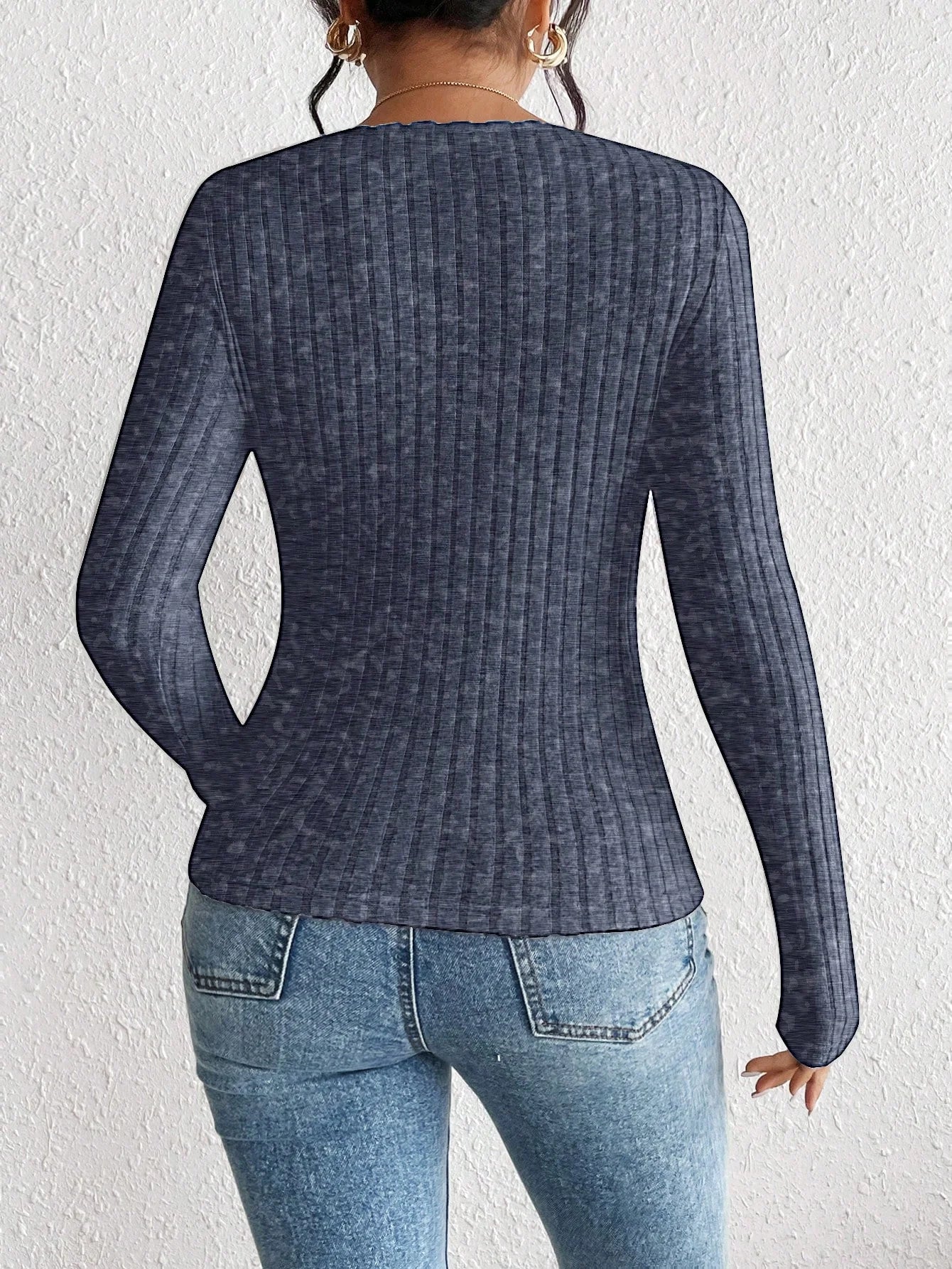 Sweetheart Ribbed Knit Top – Long-Sleeve Fitted Pullover in Black