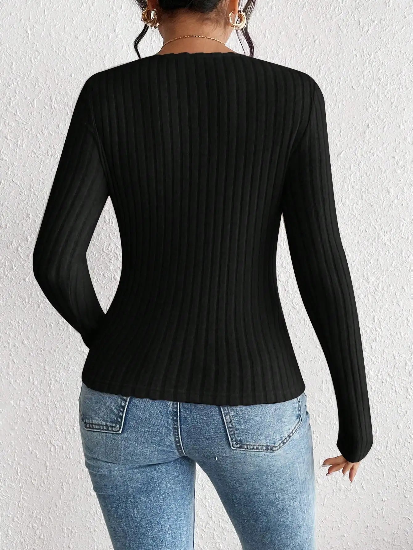 Sweetheart Ribbed Knit Top – Long-Sleeve Fitted Pullover in Black