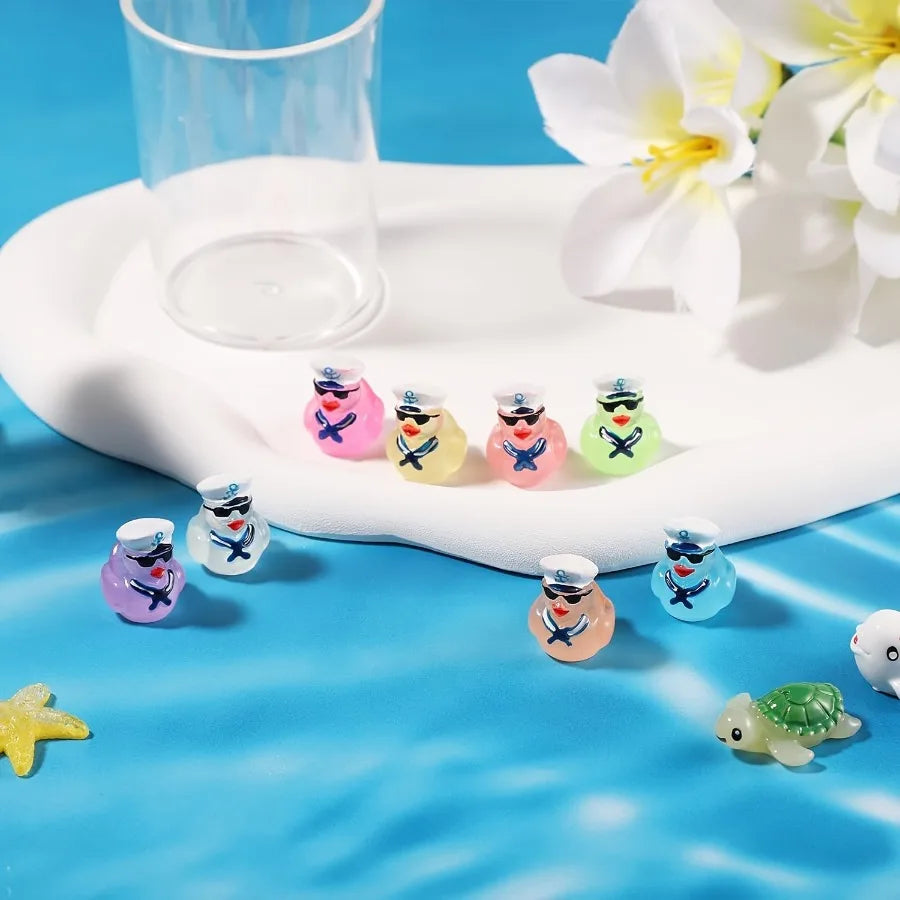 Multicolored Mini Resin Cruise Duck with Sunglasses, Glow in the Dark Tiny Colorful Sailor Resin Duck Random Colors – 56pcs