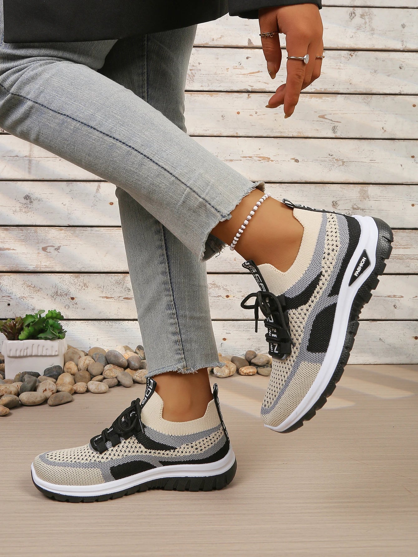 Women’s Lightweight Patchwork Lace-Up Sneakers – Casual Travel Walking Shoes