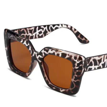 Oversized Square Sunglasses – UV400 Protection