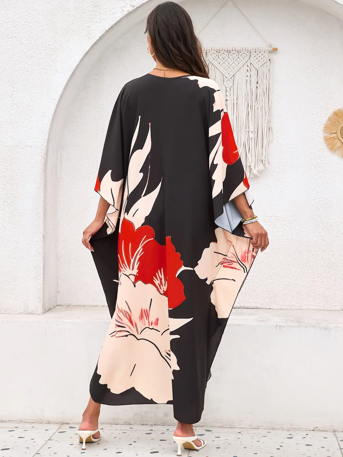 Women’s Flowing Caftan Cover-Up – Beach & Poolside Elegance