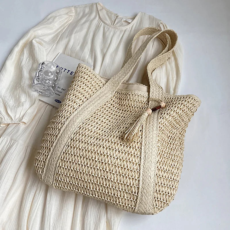 Women’s Woven Vacation Tote Bag – Lightweight Straw Beach Bag with Zipper