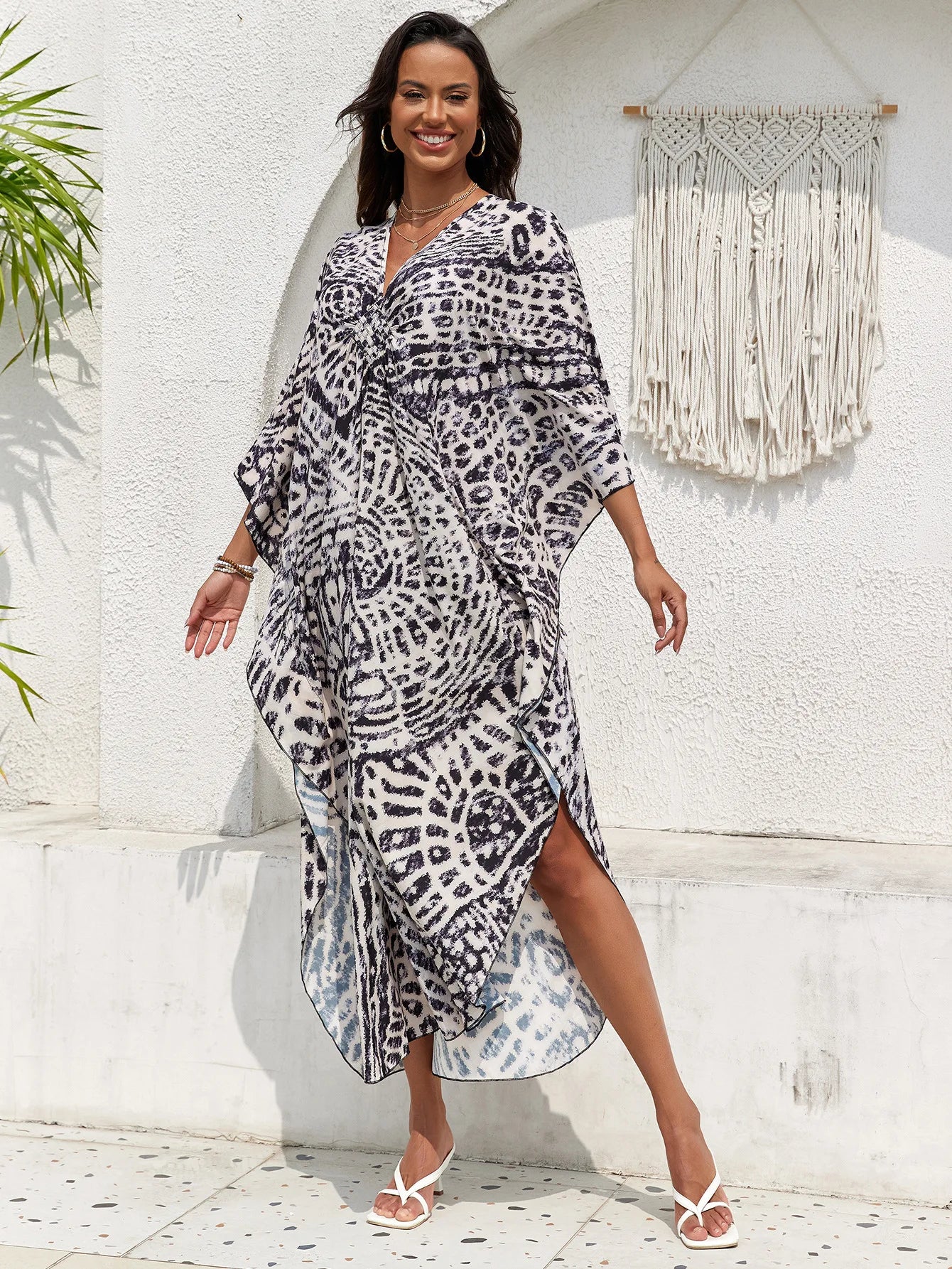 Women’s Flowing Caftan Cover-Up – Beach & Poolside Elegance
