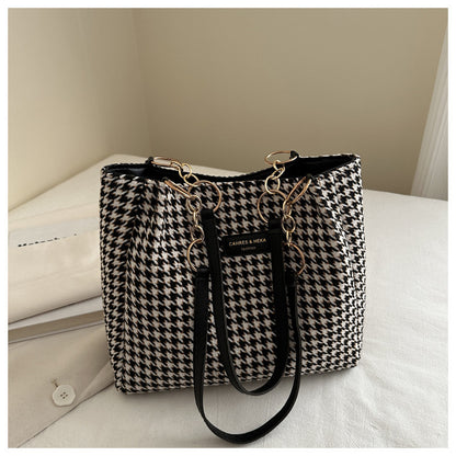 Check Chain Shoulder Tote – Large-Capacity Everyday Bag (Black/Khaki/Brown) - The Dock Drop