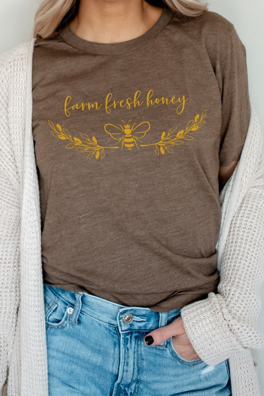Farm Fresh Honey Bee Decor Graphic Tee – Ash Gray – S