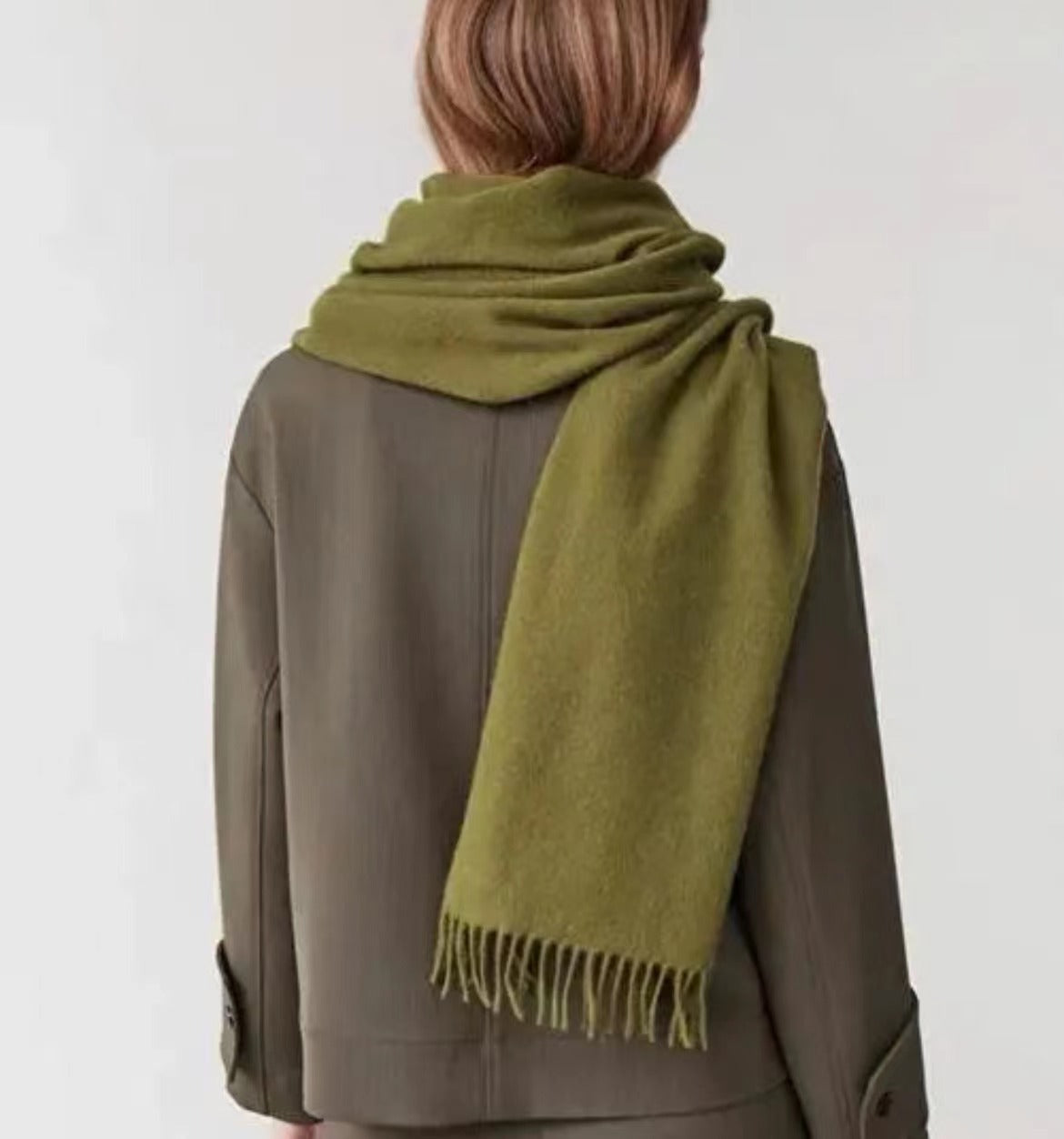 Soft Cashmere-Blend Scarf – Elegant Travel Essential - The Dock Drop