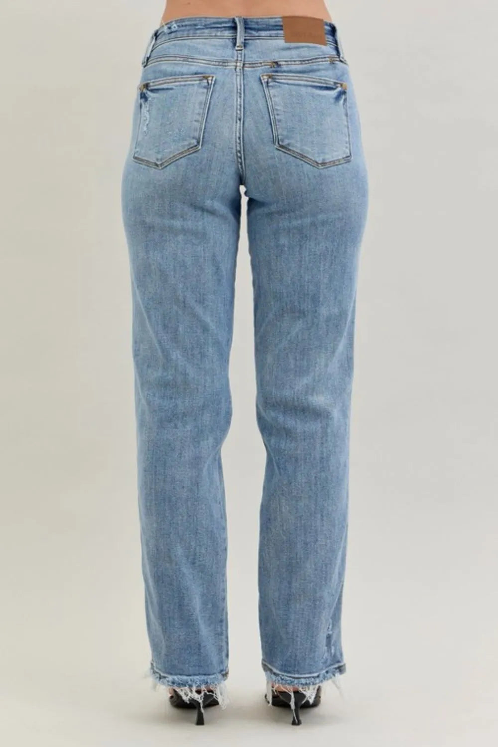 Judy Blue Frayed Hem Cell Phone Pocket Dad Jeans – Medium – 5/27
